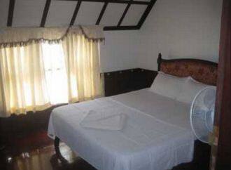 Fathima Houseboat, Alleppey 4